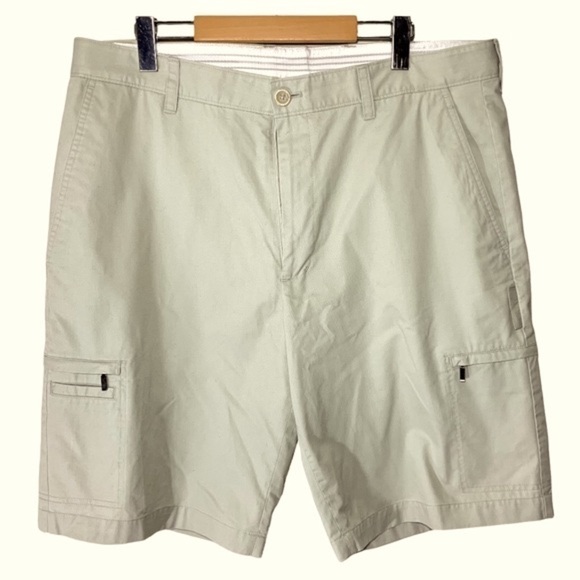 𝅺greg Norman For Tasso 5 Iron Performance Cream Shorts Size 36 Cargo Bermuda 36 - Picture 2 of 10